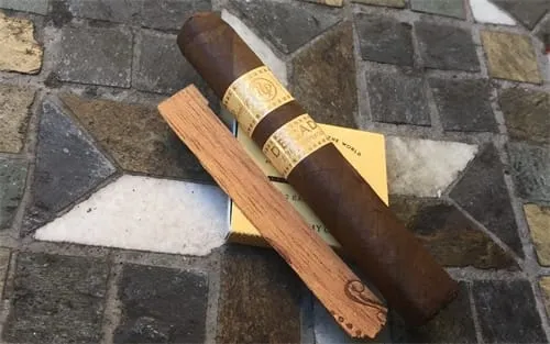 rocky patel decade レビュー