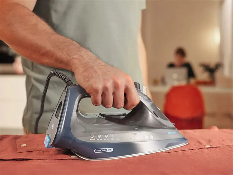 アイロンでシガーに火をつける