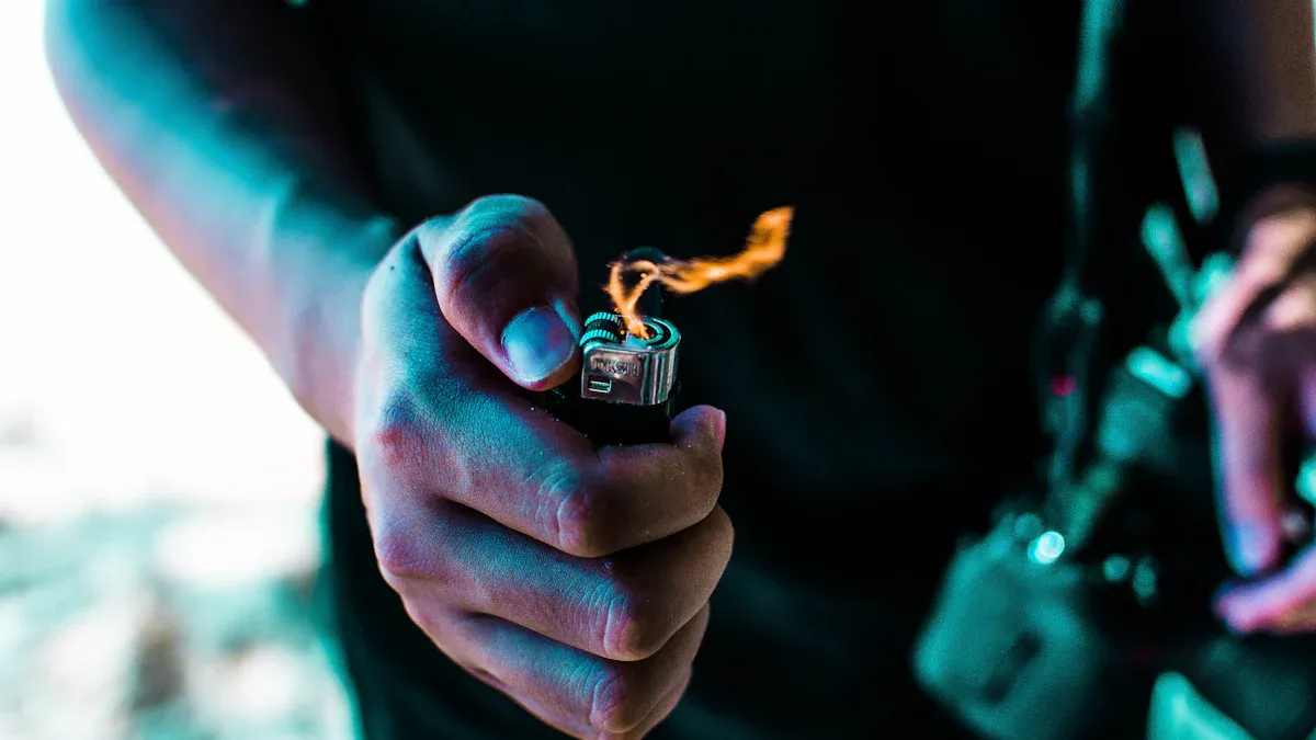 Techno Torch ライターのガス補充手順