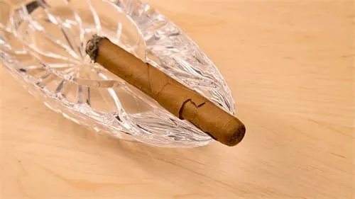 Smoke Dry Cigar