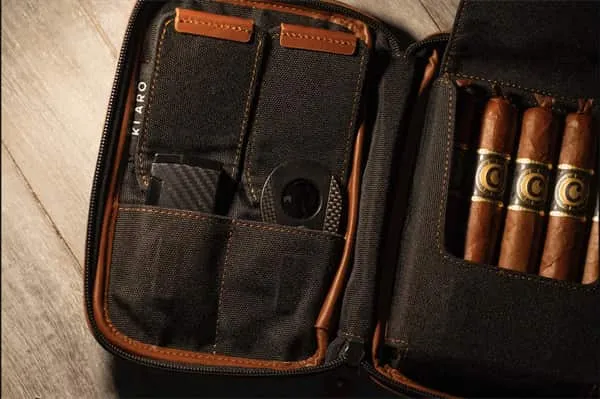 旅行中のシガーの持ち運び方