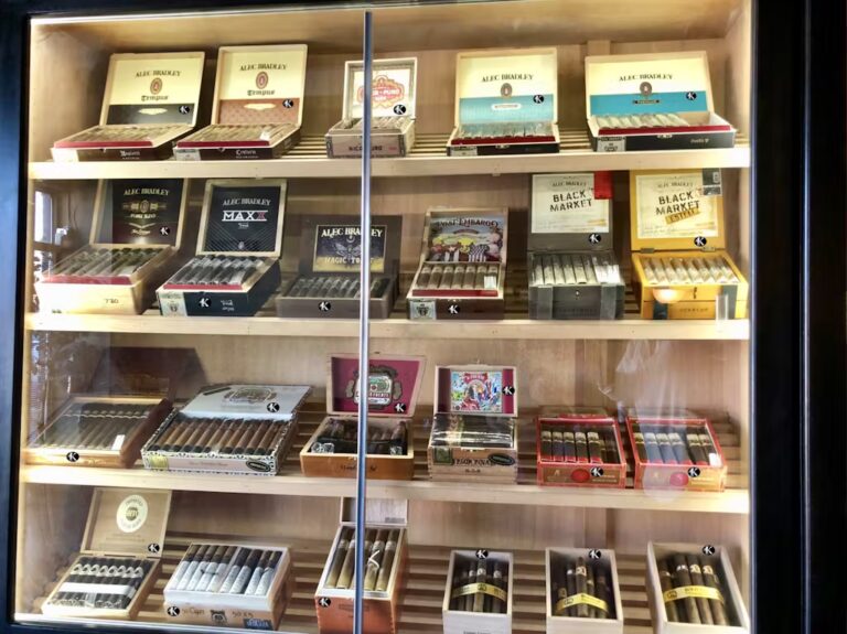 商用・小売向けベスト：モデル5（業務用キャビネットヒュミドール）